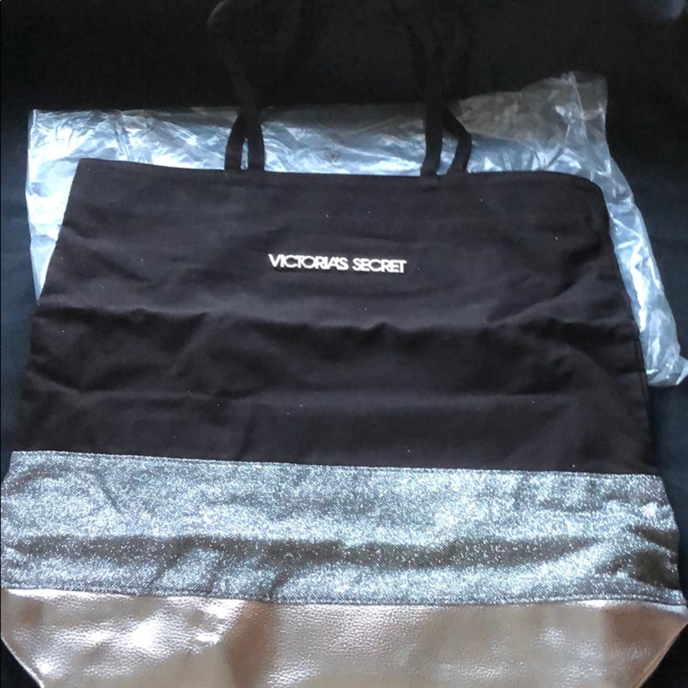 Victoria Secret Tote silver/black
